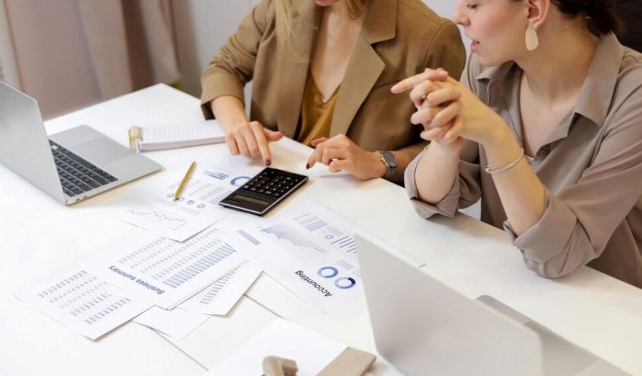 Calls for more women to join the economics field