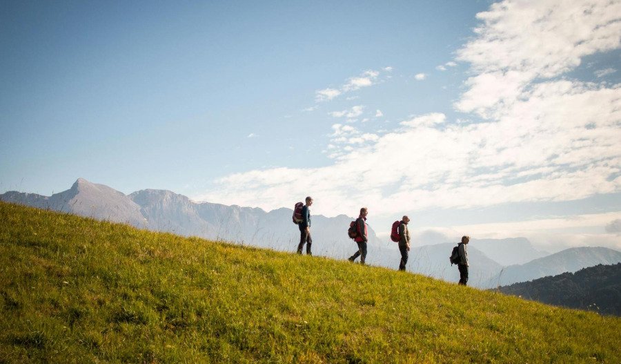 Markets: US benchmarks finish lower as sell-off resumes