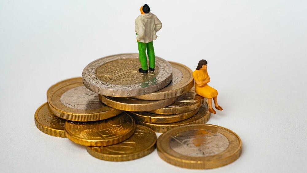 One in five Australians are lying about their finances