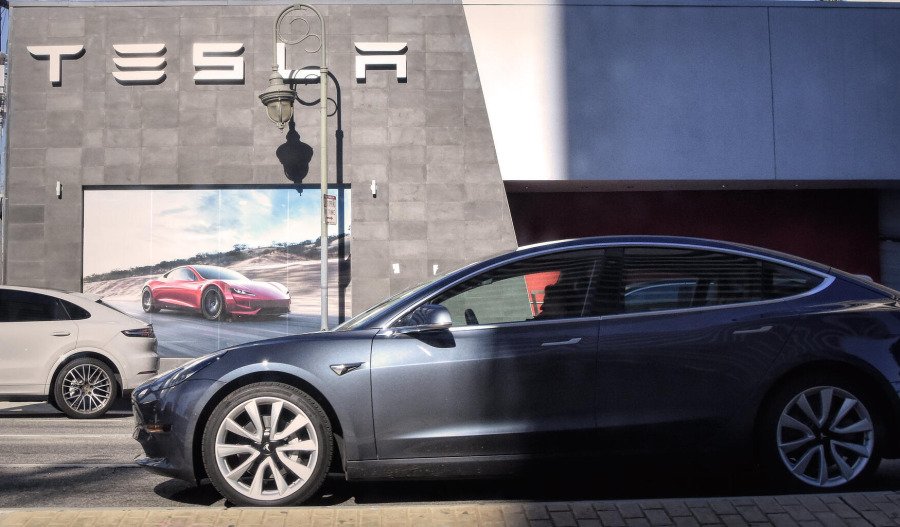 Tesla shares drop 6% amid weak EU sales, Trump’s tariffs