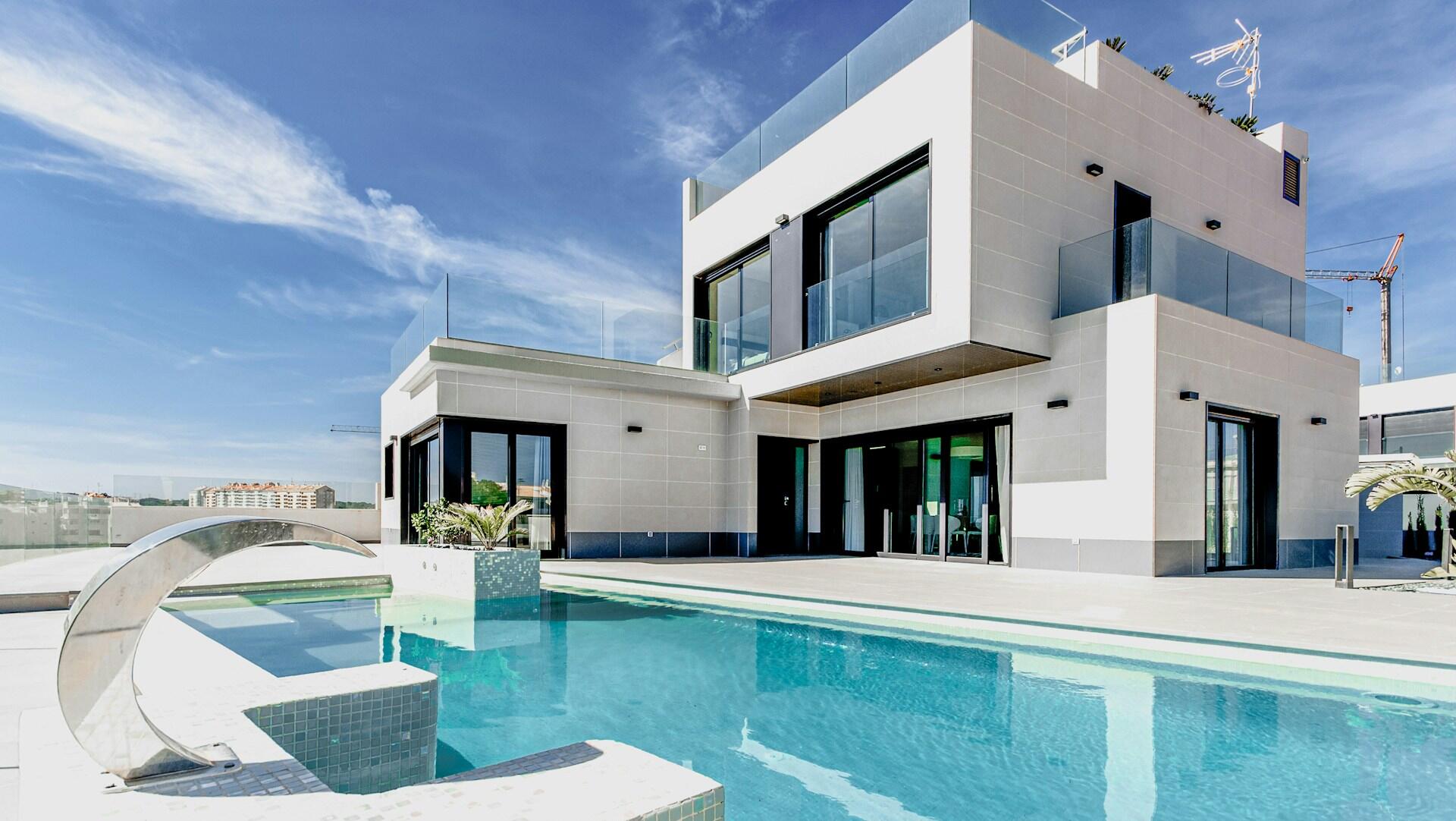 Luxury investment market booms amid strong demand