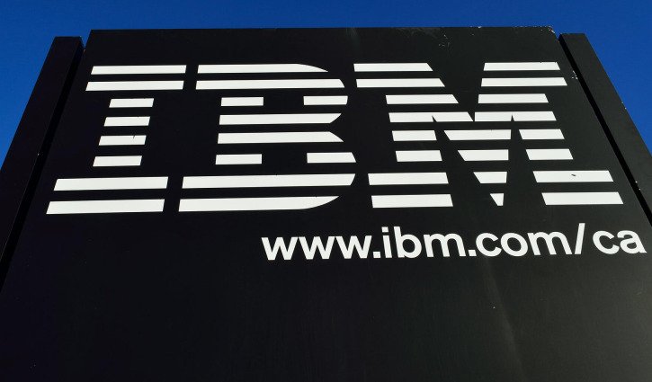 IBM's earnings fall short, shares plummet