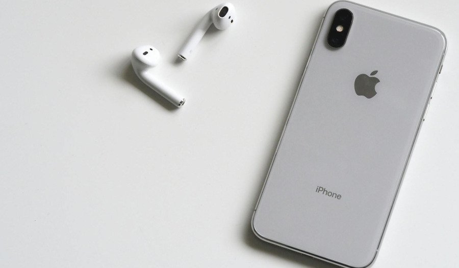 Apple loses 'most valuable company' title; shares dive