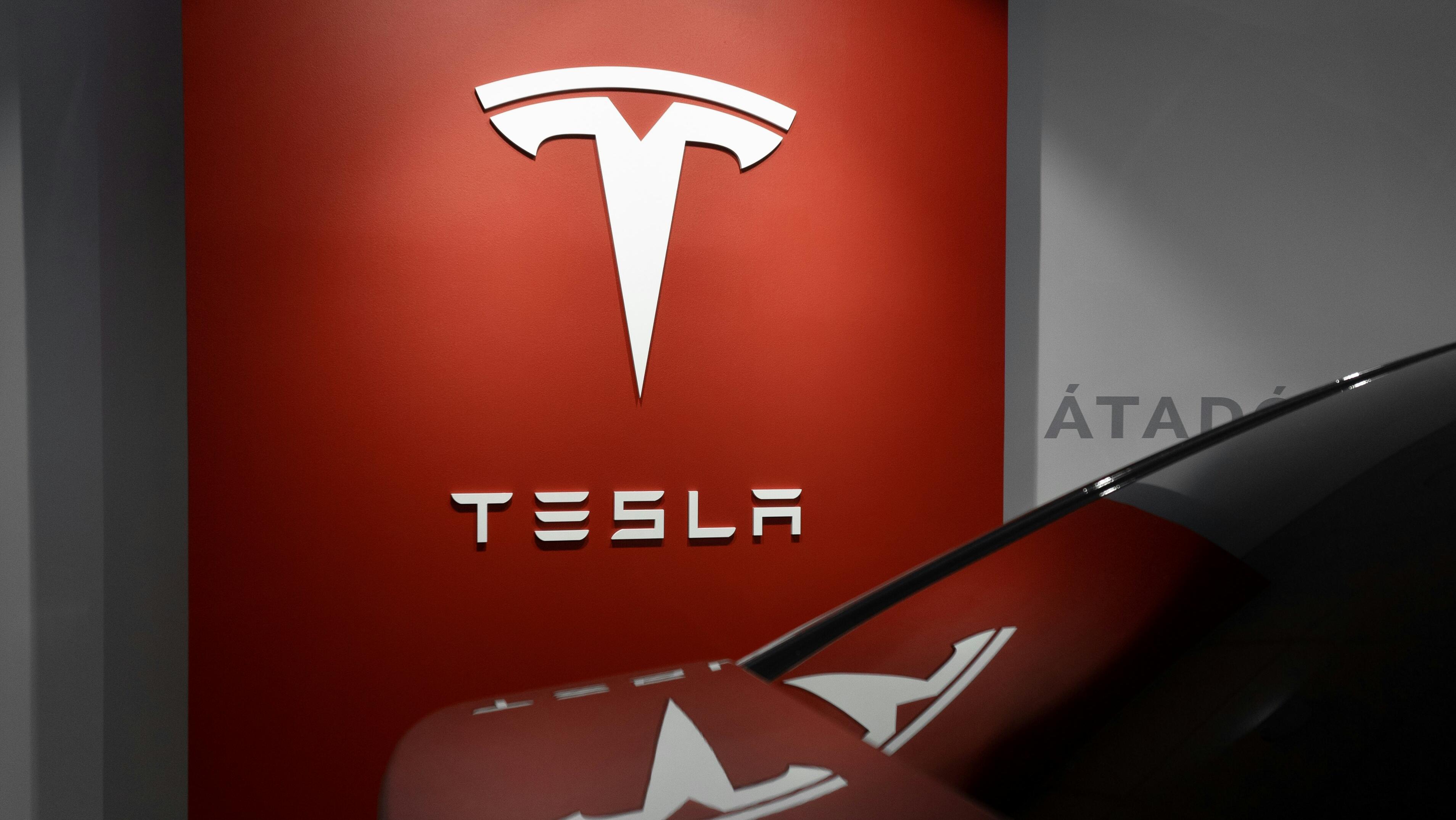 Tesla to revisit guidance as uncertainty hits demand