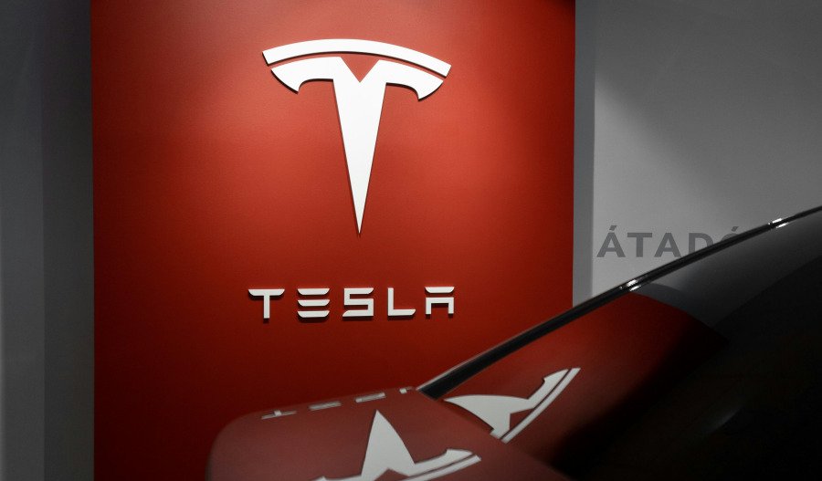 Tesla to revisit guidance as uncertainty hits demand