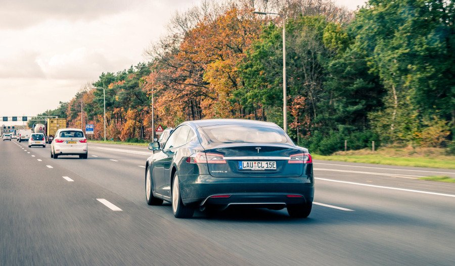 Tesla shares rebound but road ahead unclear