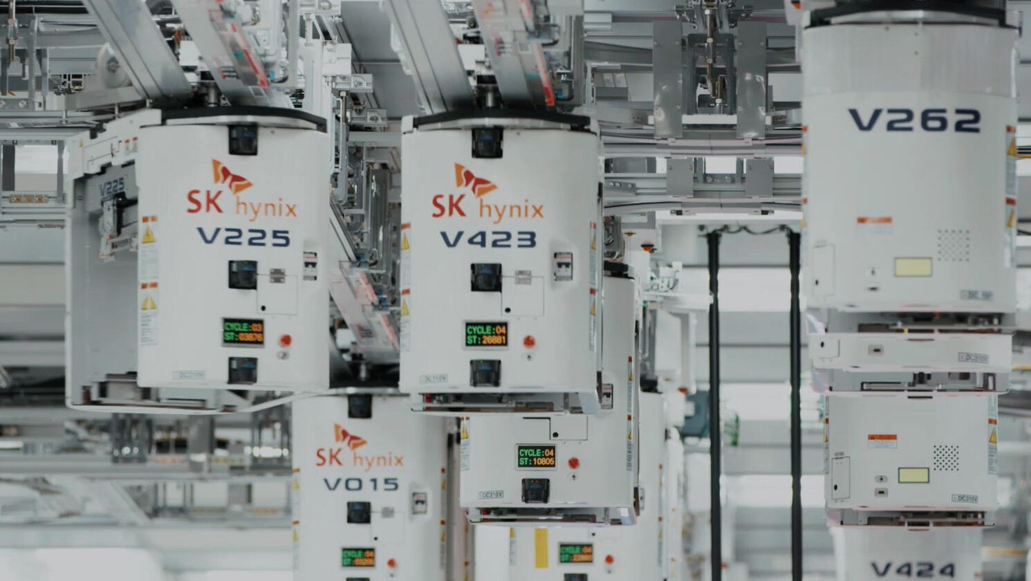 SK Hynix surges; parent eyes AI data centre expansion