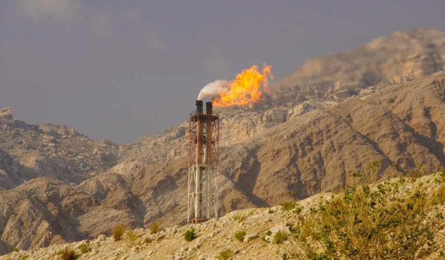 Oil slips; markets weigh Trump’s Iran stance