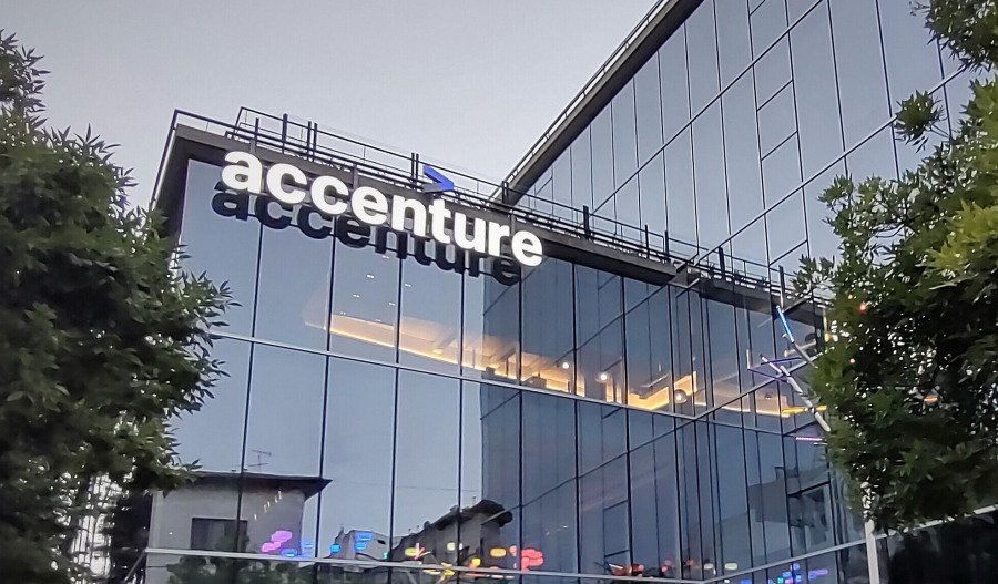 Accenture shares drop on mixed Q2 earnings