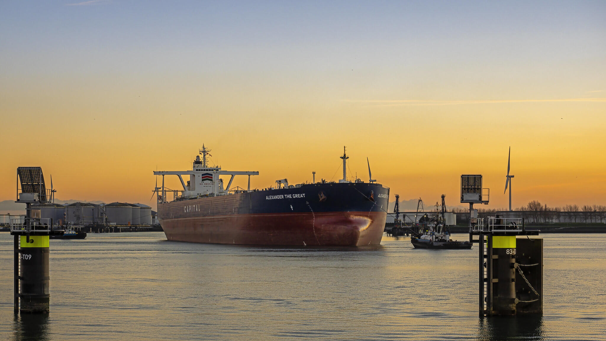 Oil hits fresh 5mth high; supply disruption fears rise