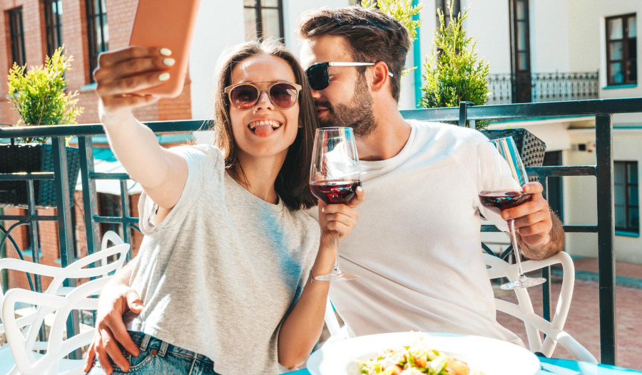 Confidence high: Australians dress up and dine out