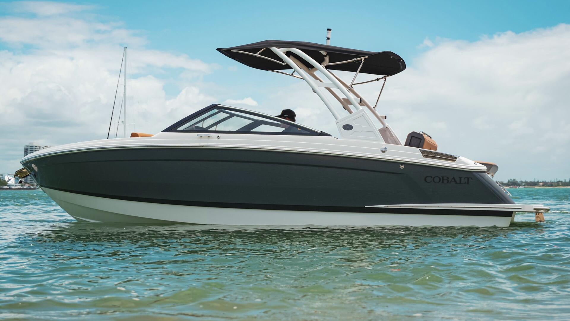 COBALT R4 STERNDRIVE S/N 132001