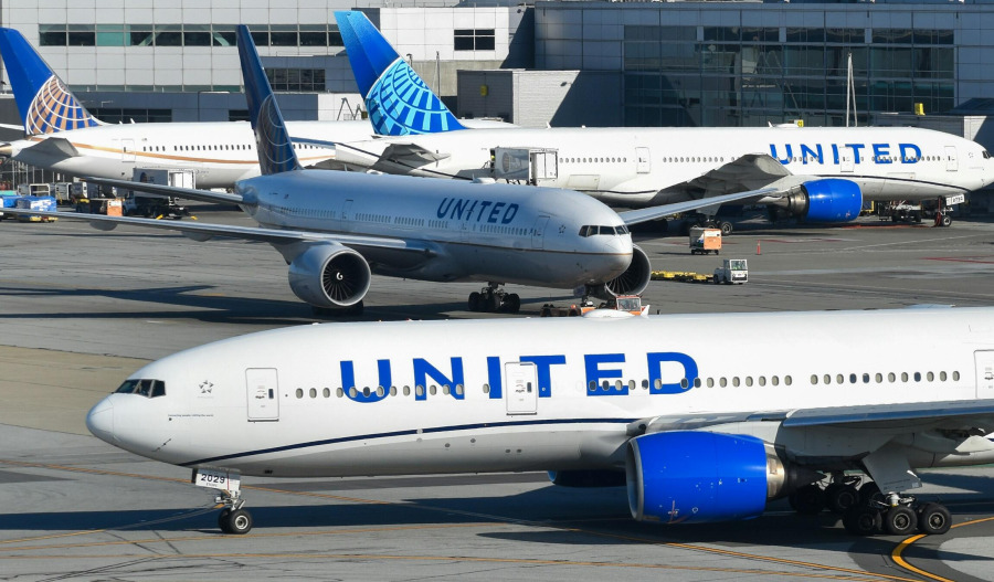 United Airlines shifts 2025 profit target amid headwinds