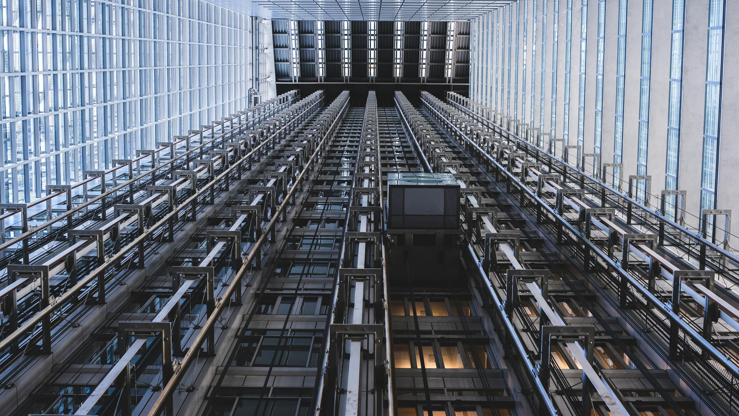 Trading Floor: Carnarvon, Strike drop; PRU, DRE rise