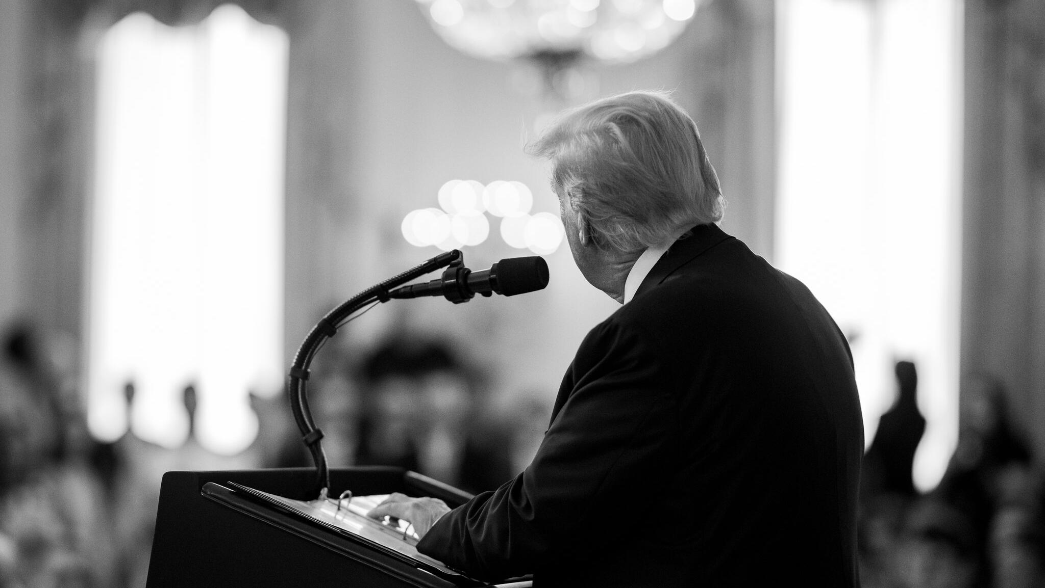 Trump unveils trade deals with Japan, Philippines