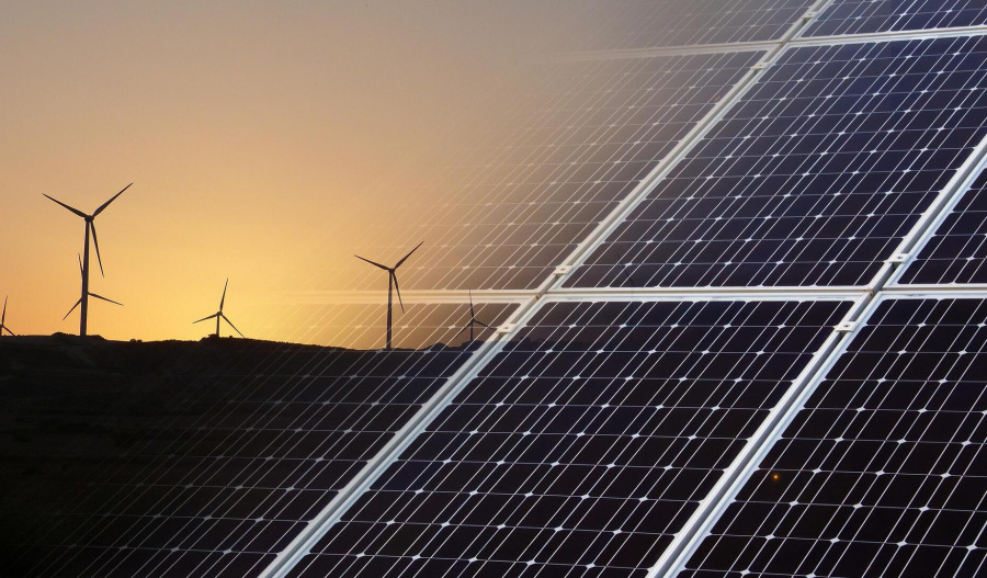 Fossil fuels 'flailing and failing', UN chief declares