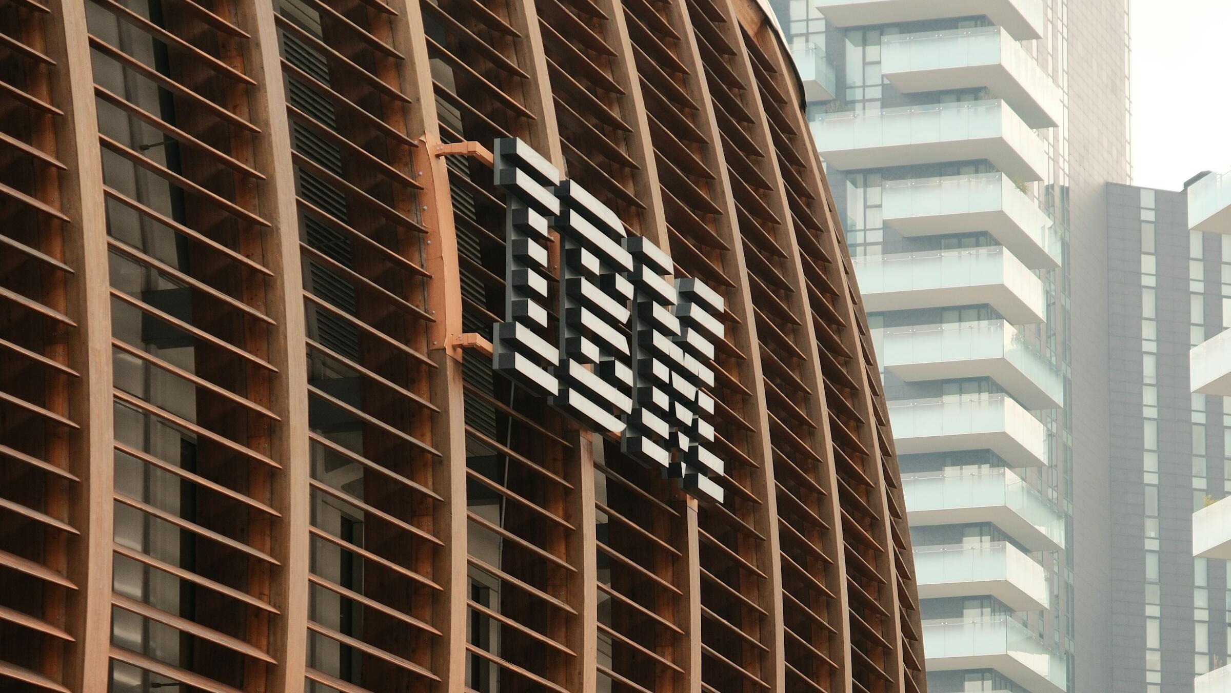 IBM lifts its outlook as AI, margins boost Q2 results