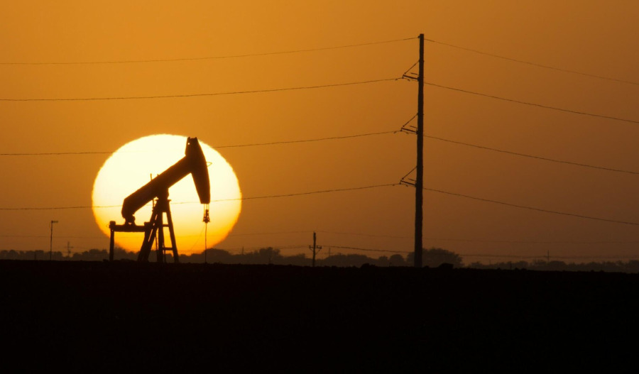 Oil up; trade optimism offsets Venezuela supply boost