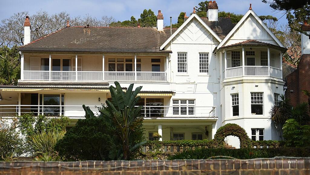 Luxury property market sees record sales in FY2025