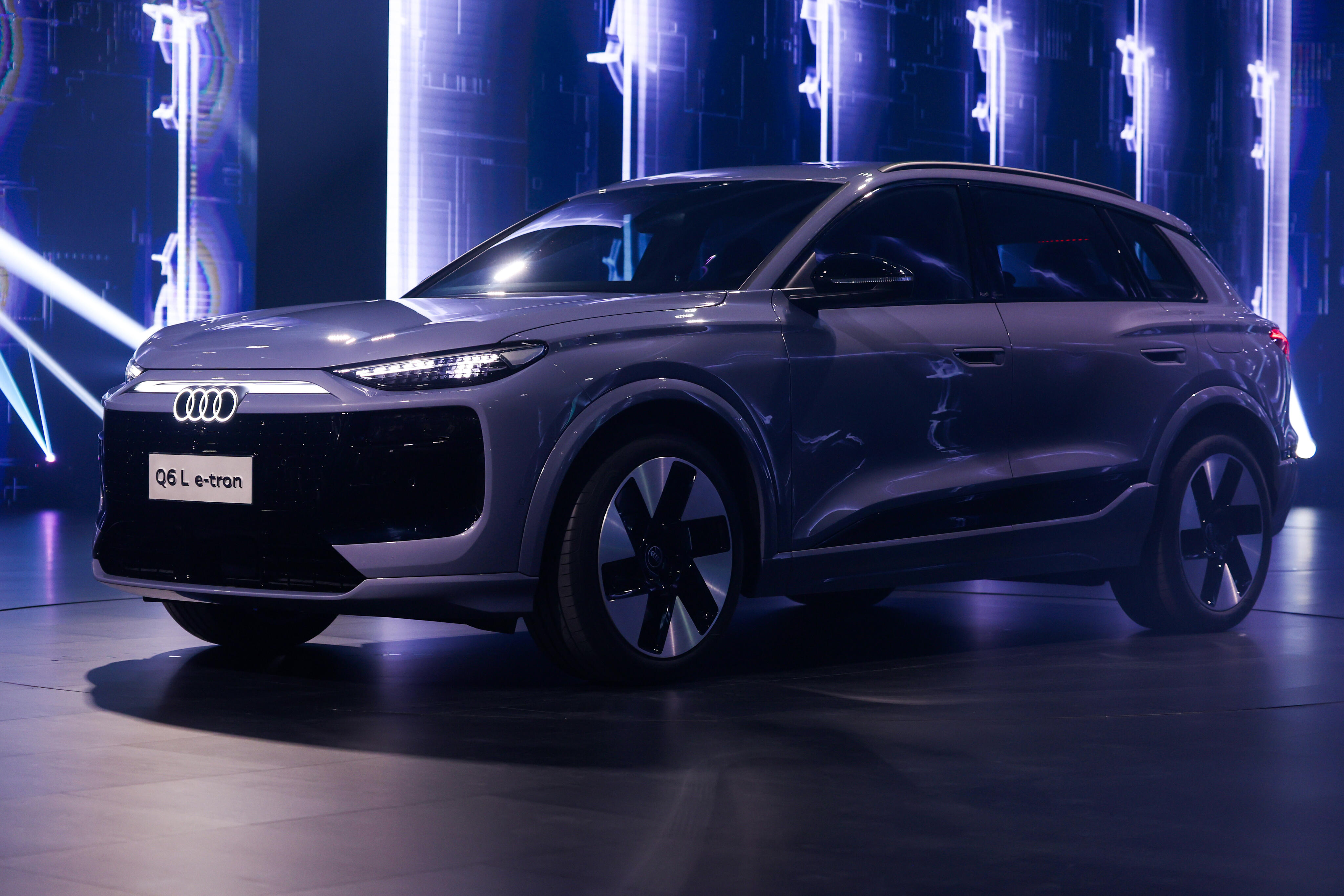 Audi Q6L e-tron