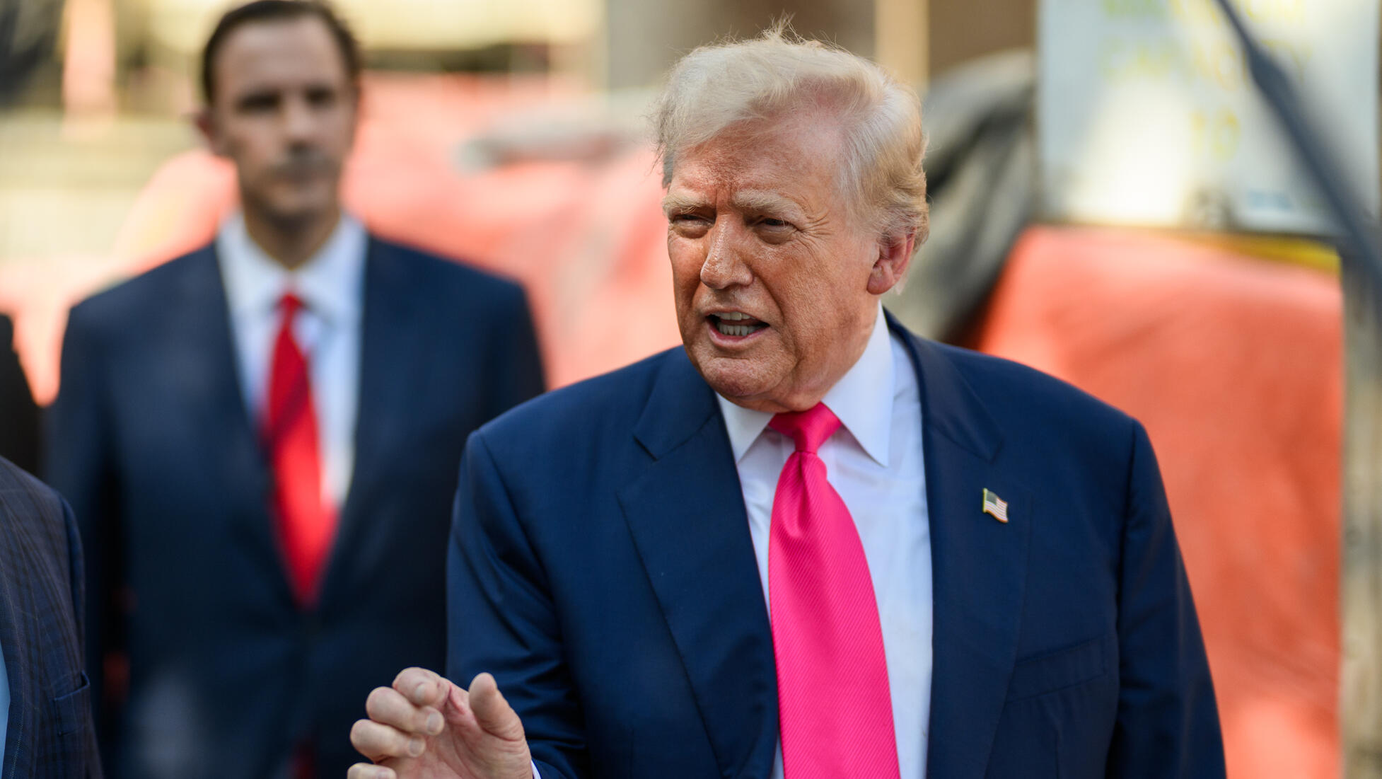 Trump: Russia must agree to peace in '10 or 12 days'