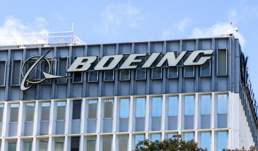 Boeing sheds 4.4% post-earnings; CEO eyes recovery