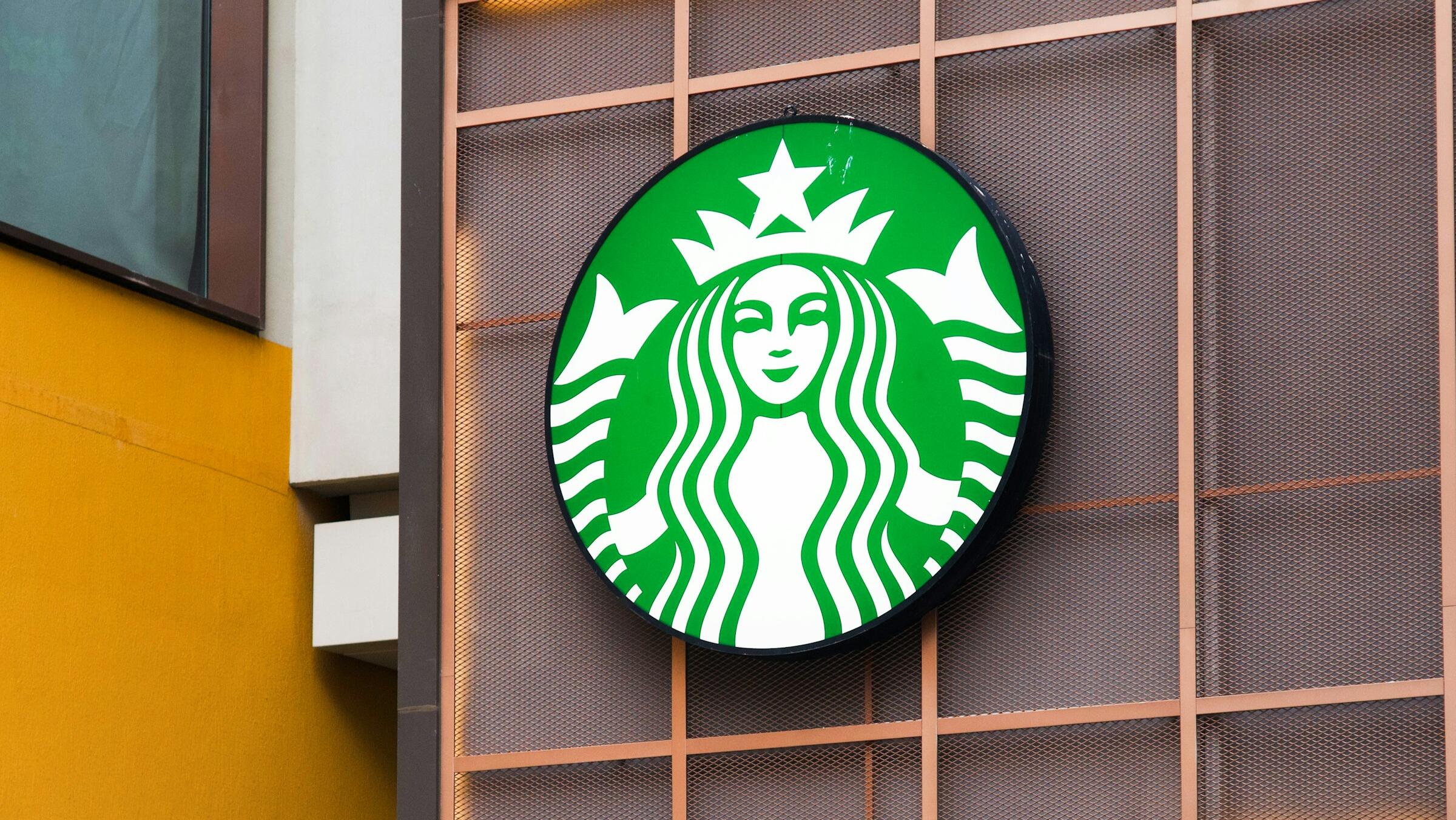 Starbucks Q3 revenue rises 4% despite profit decline