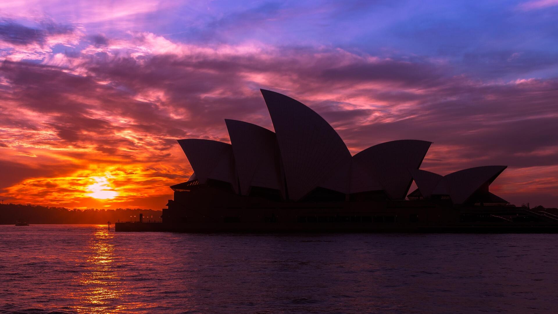 ASX 200 ends flat as gold miners lift; Energy weighs