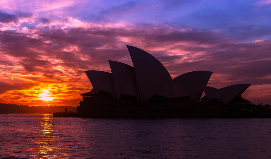 ASX 200 ends flat as gold miners lift; Energy weighs