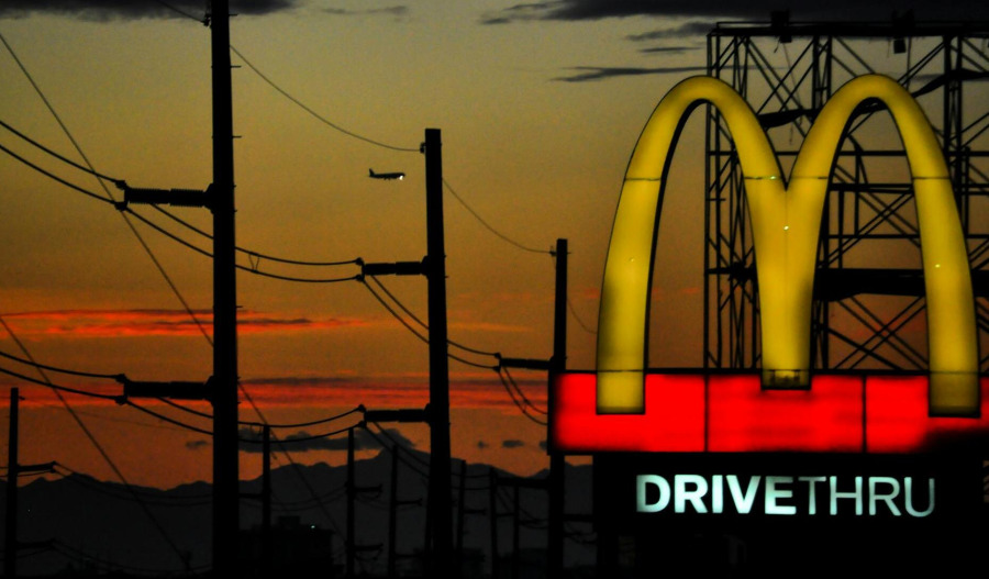 McDonald's Q2 beats forecasts, but budget diners fade