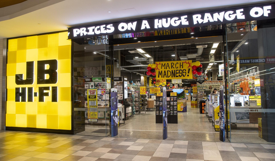 JB Hi-Fi changing boss after lift in profits, dividends