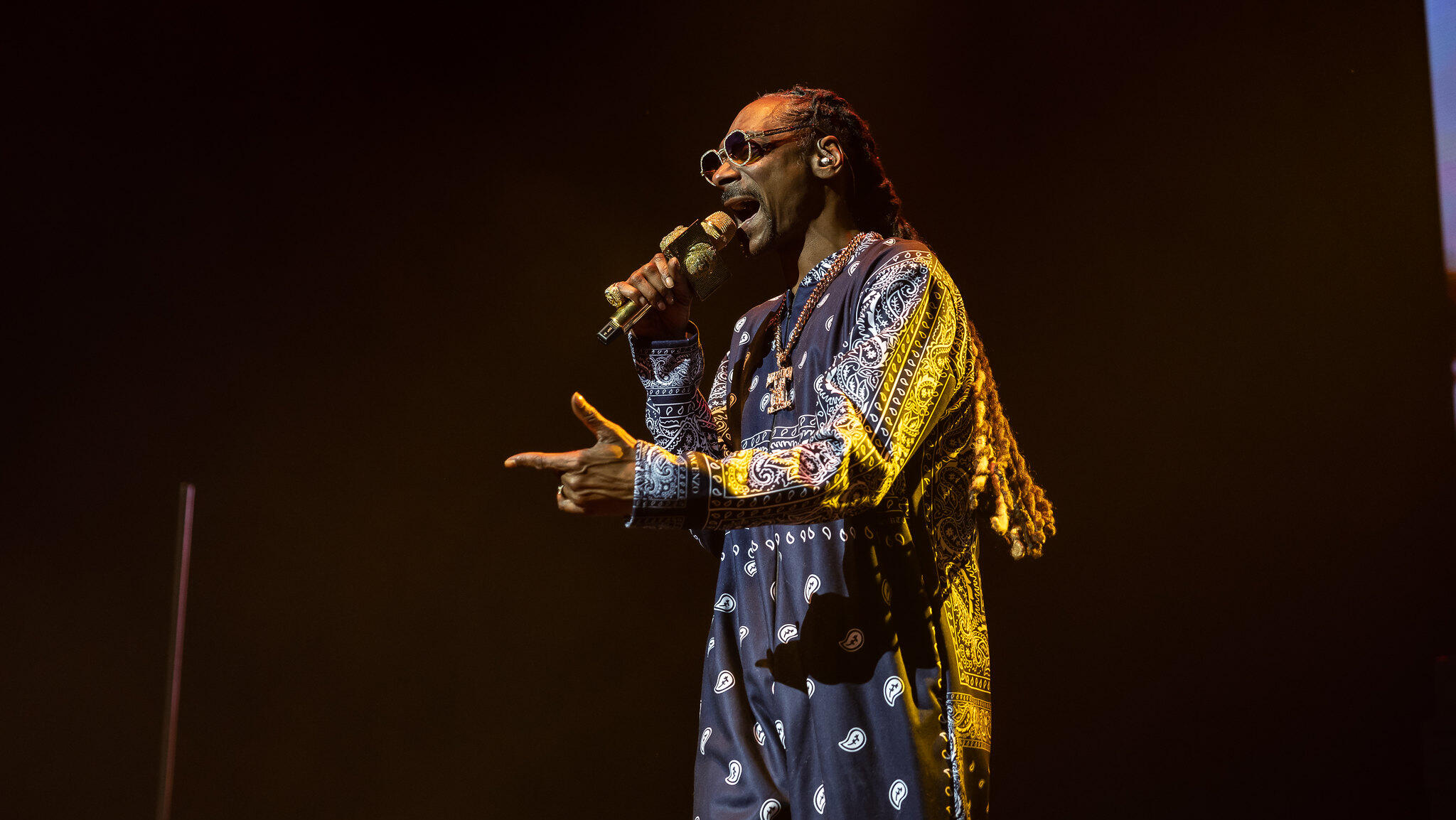 Rapper to entertain packed Aussie footy joint