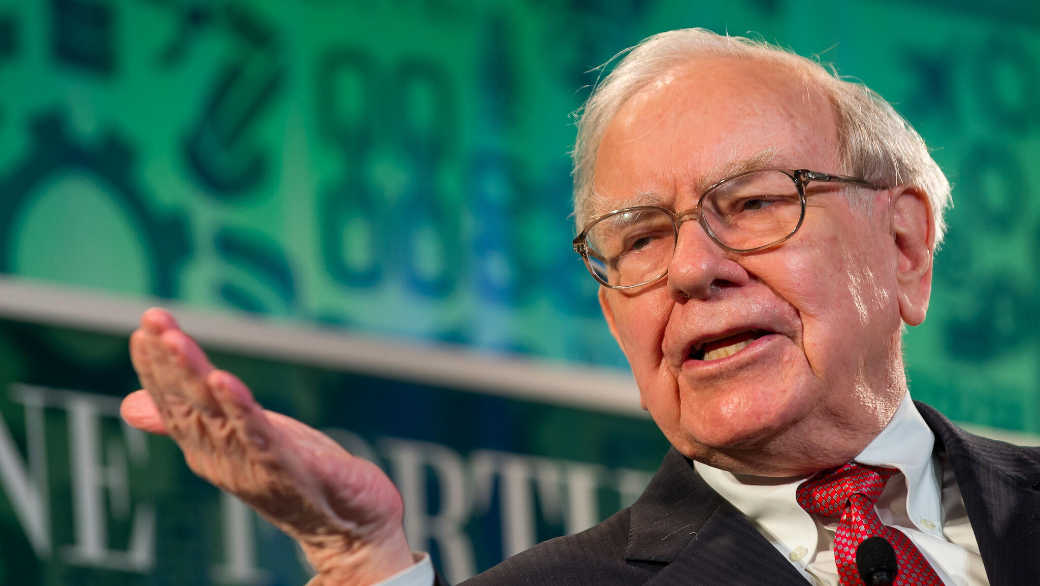Berkshire takes surprise stake in ailing UnitedHealth