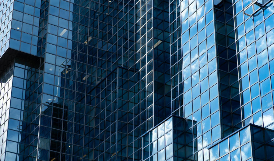 Trading floor: Amcor, WA1 tank, Baby Bunting rockets