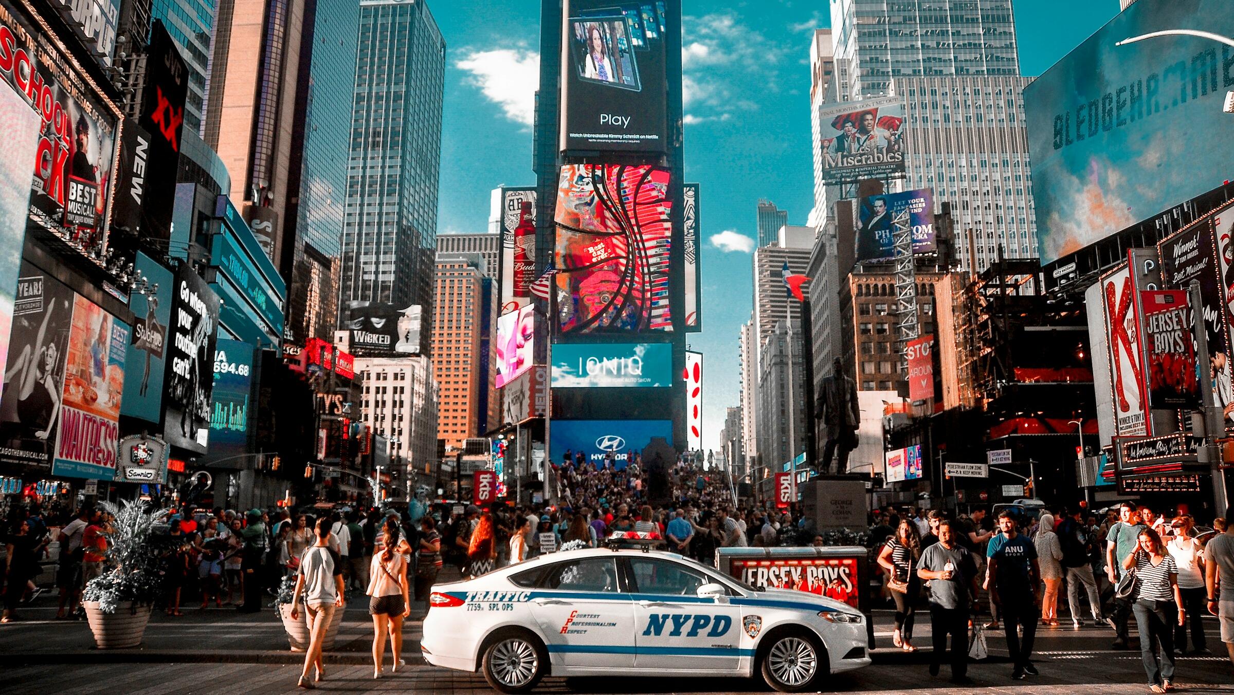 US retail sales rise in July, unemployment kicks higher