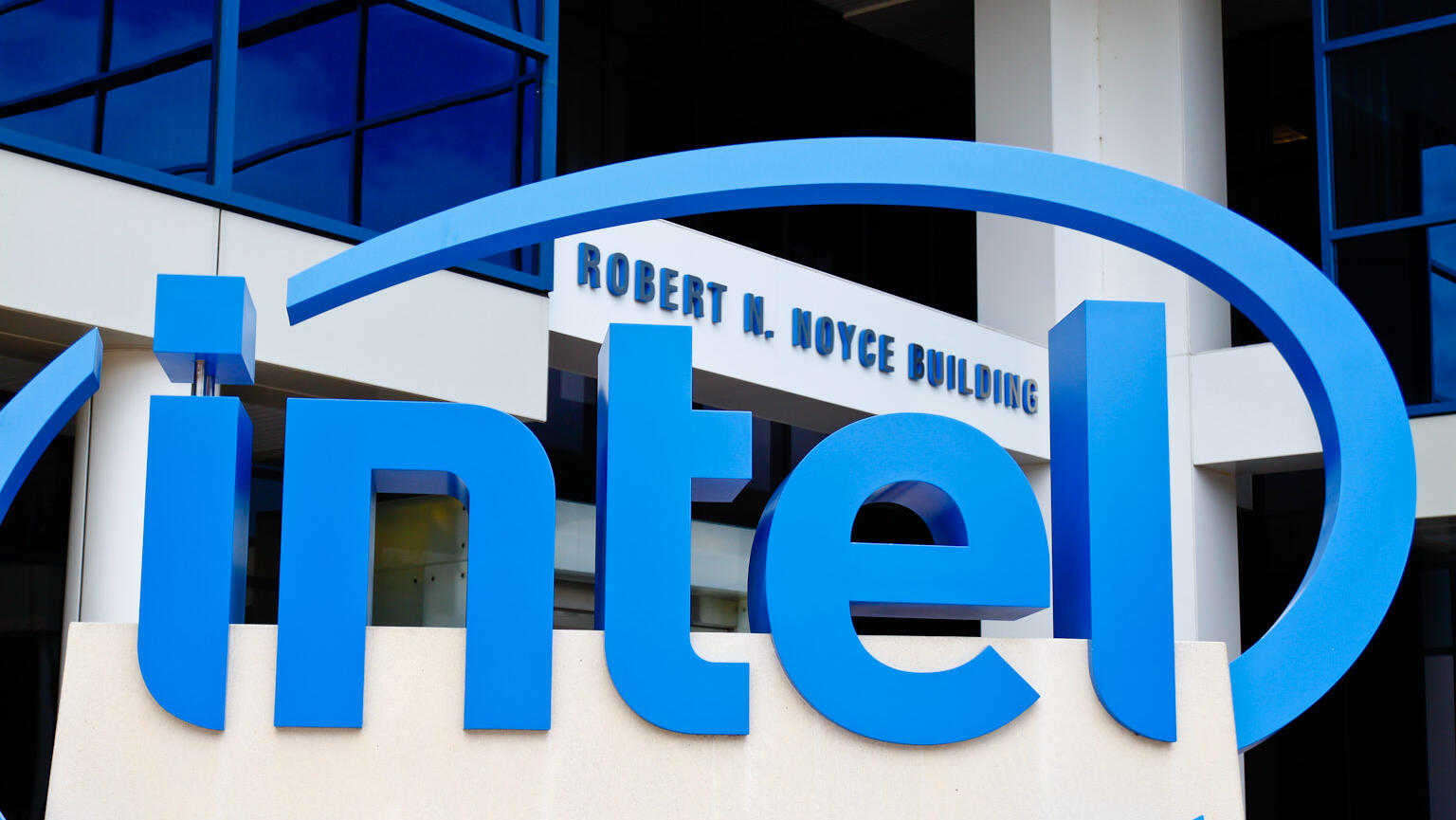SoftBank to invest US$2bn into Intel