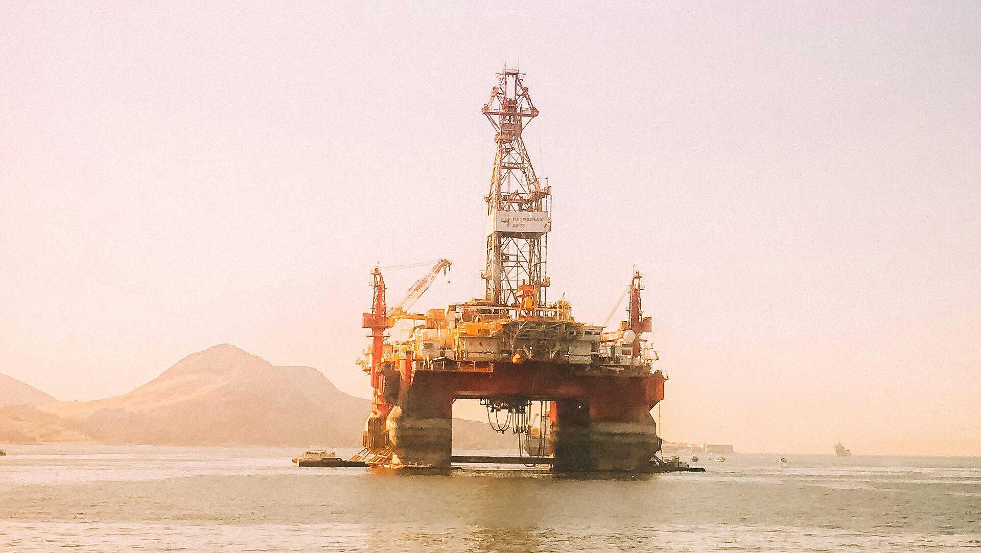 Oil prices rise; US inventory draw signals firm demand