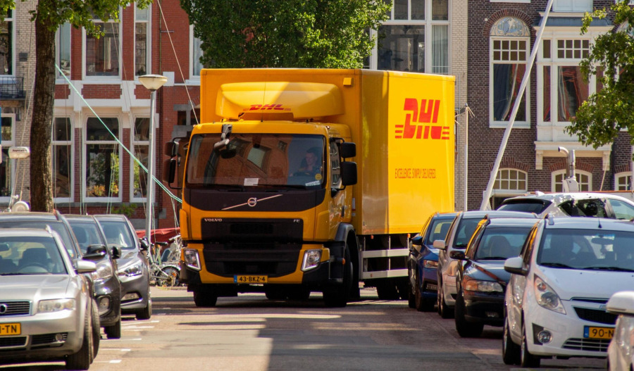 Europe, Australia postal carriers halt shipments to US