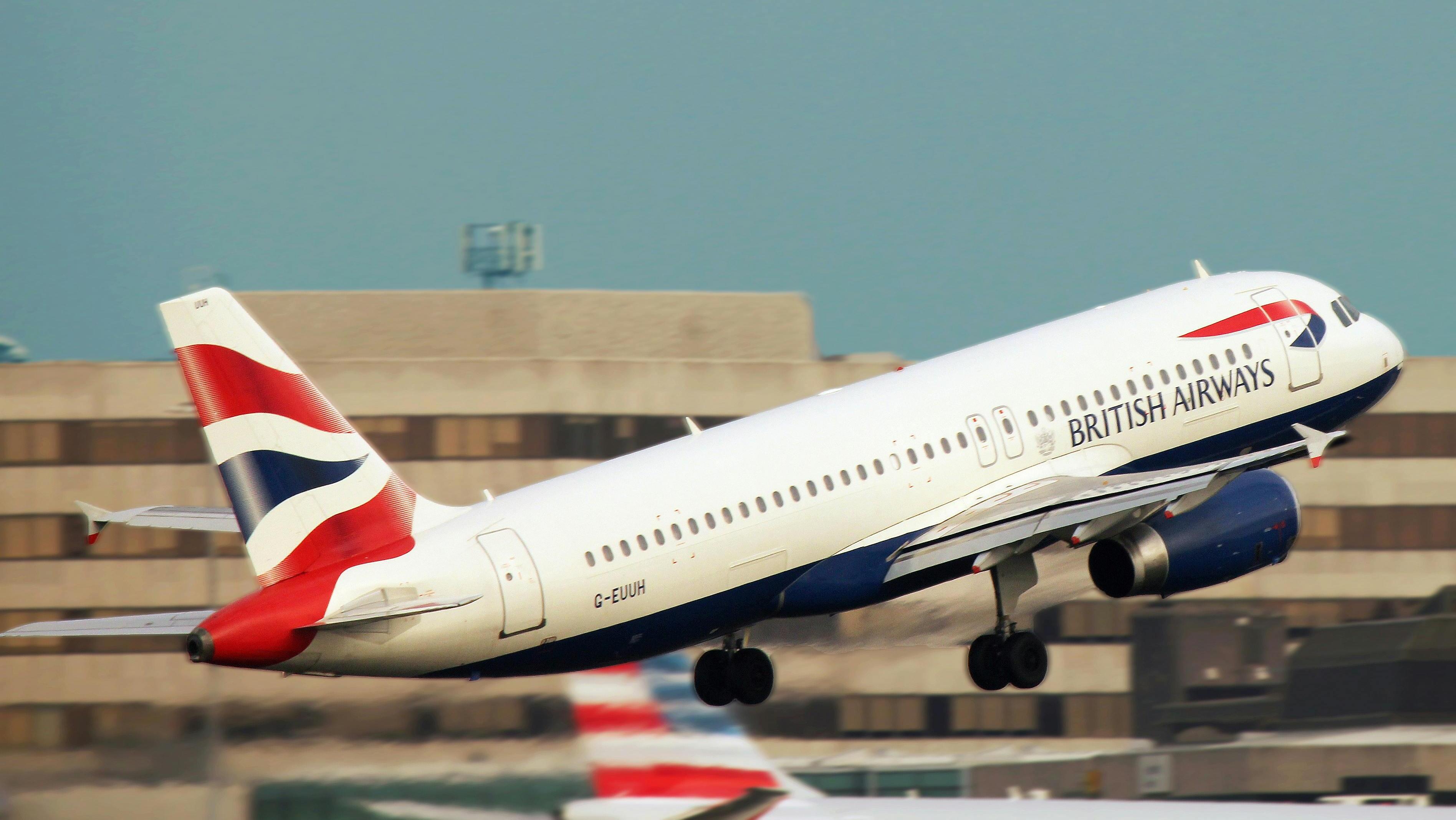 UK air passenger numbers reach new record