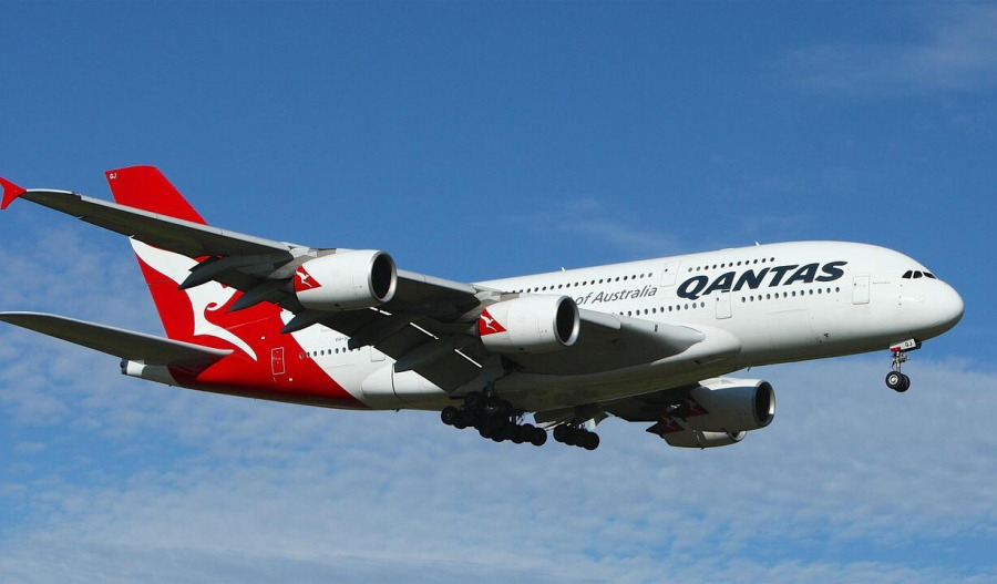 Qantas shares soar to fresh record as profit surges