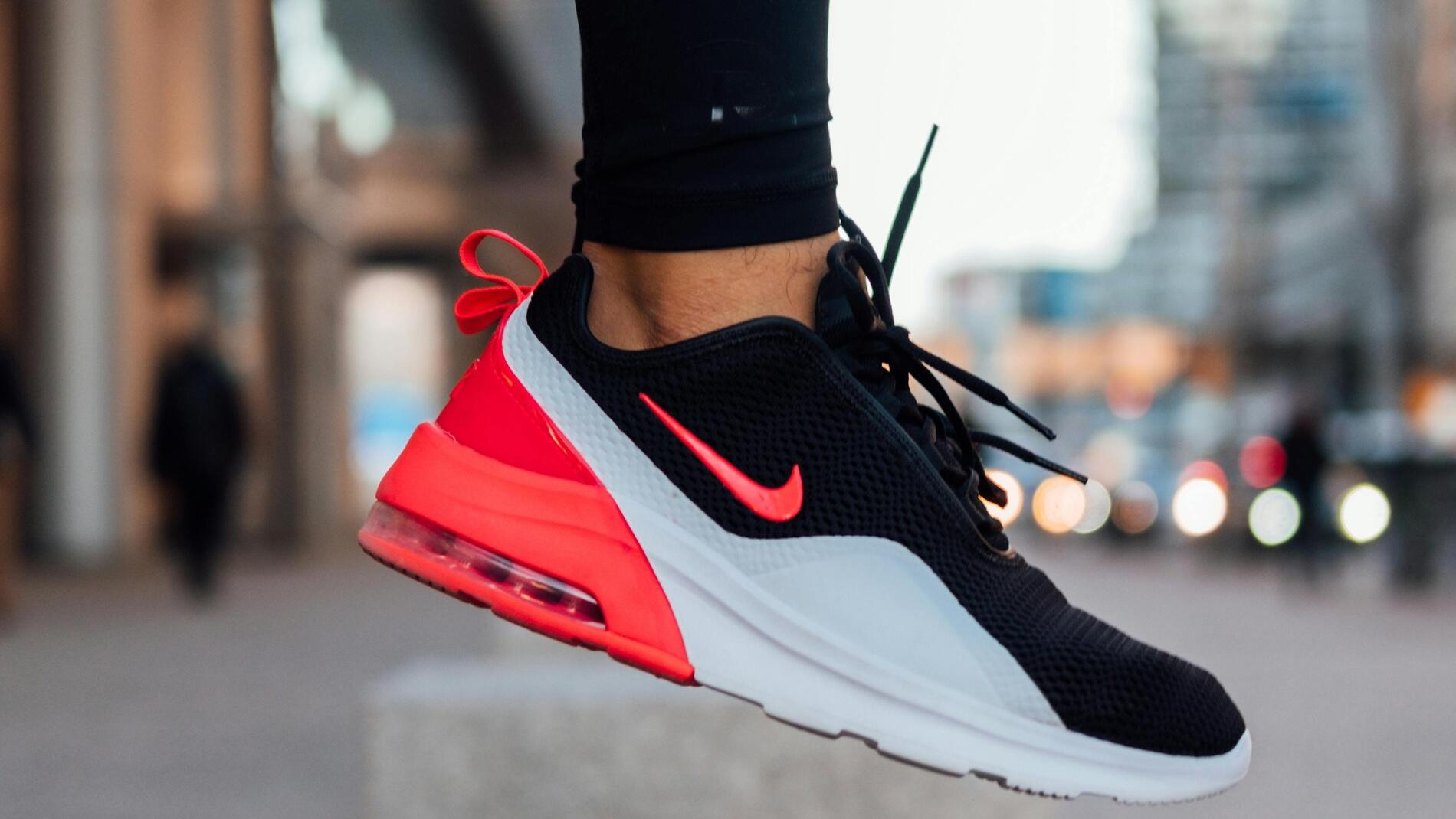 Thousands of Nike staff told to hit the road