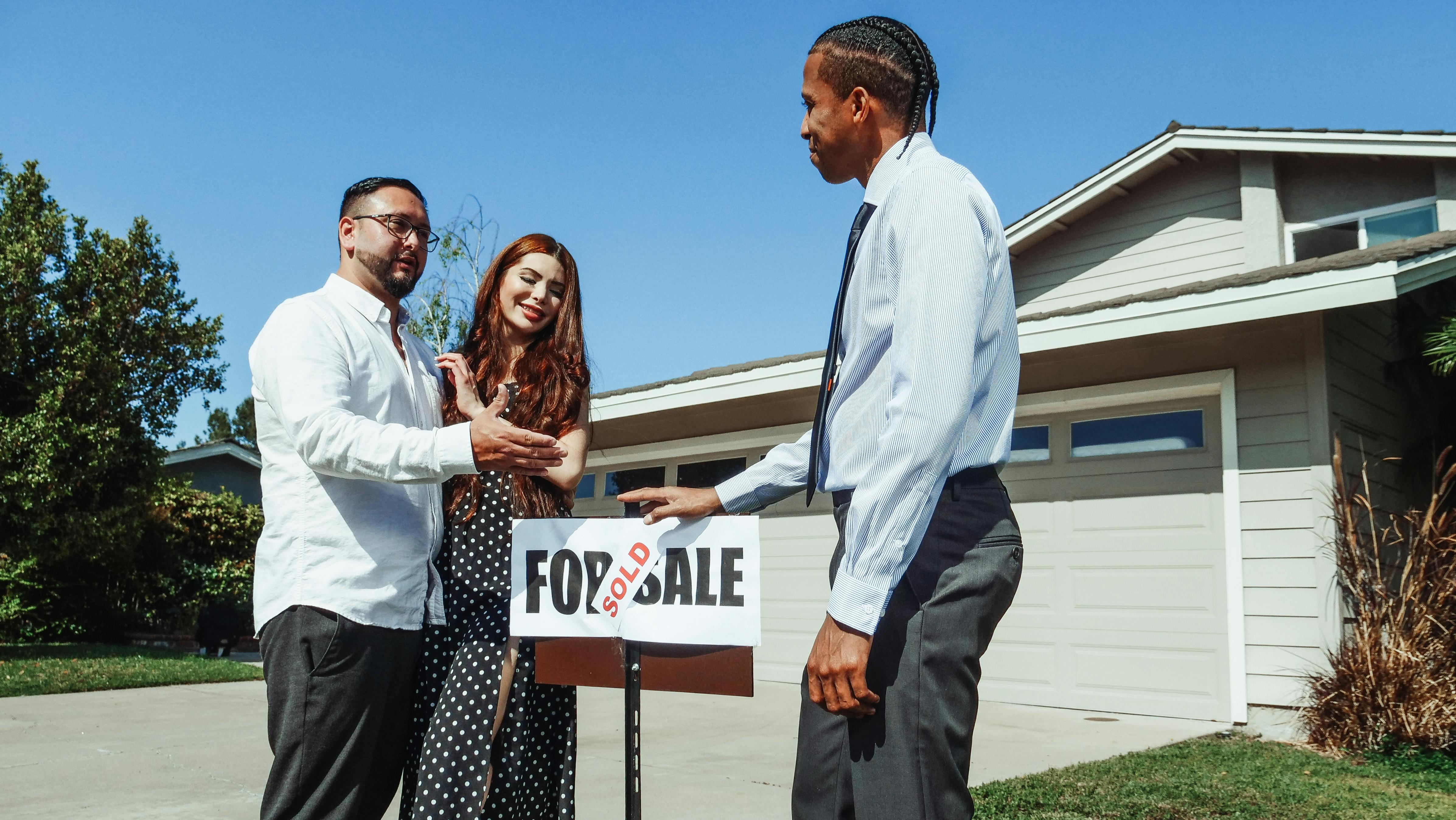US pending home sales drop 0.4% amid Northeast slump