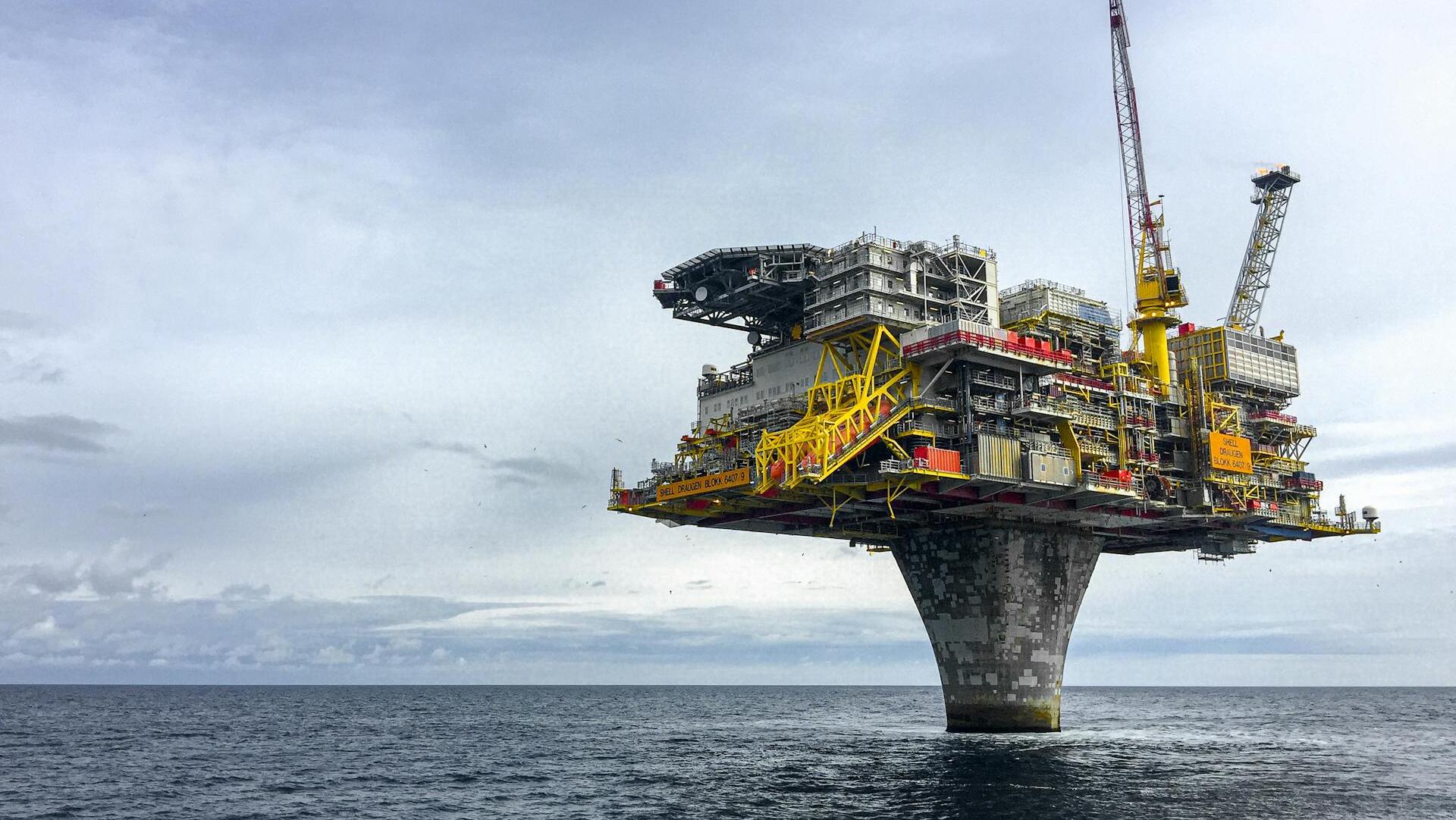 Oil gains as Ukraine strikes fuel supply fears