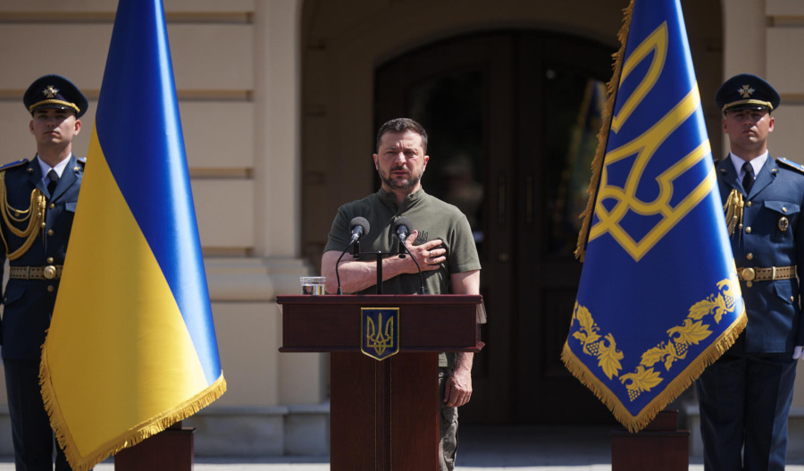 Zelenskyy: Russia building up troops on Ukraine front