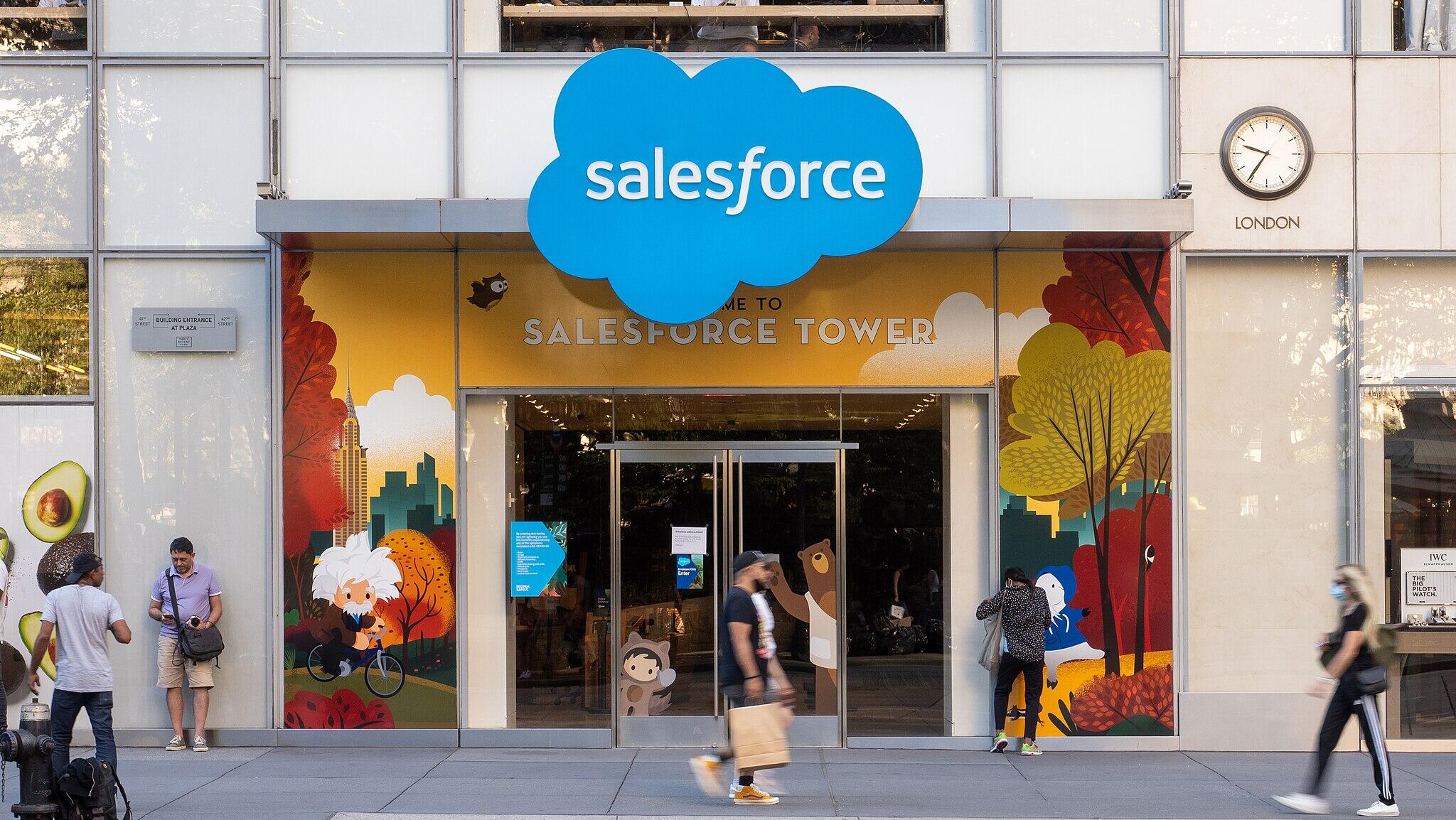 Salesforce beats estimates, falls 5.6% on outlook