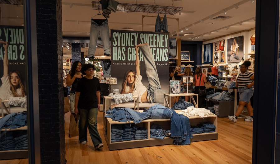 American Eagle Outfitters pops 24.7% post-earnings