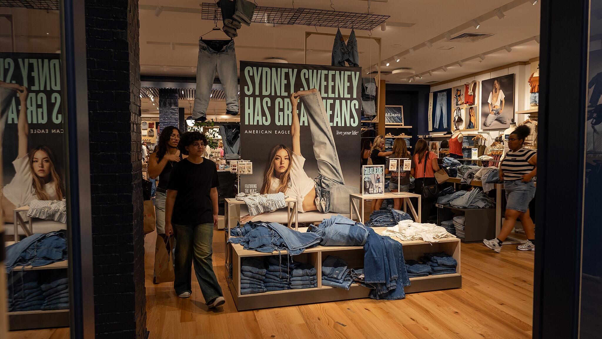 American Eagle Outfitters pops 24.7% post-earnings