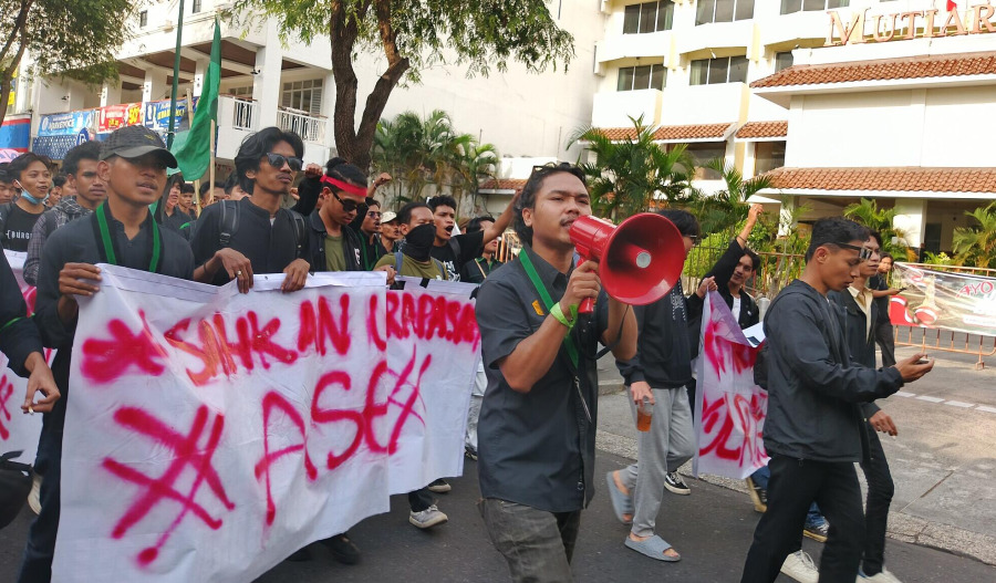 Australia warns about travel to Indonesia amid protests
