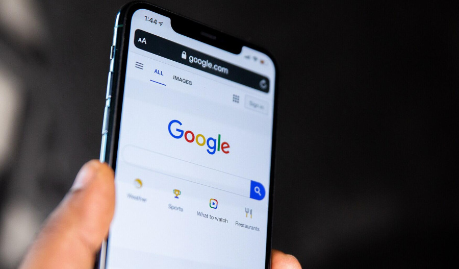 EU fines Google for advertising violations