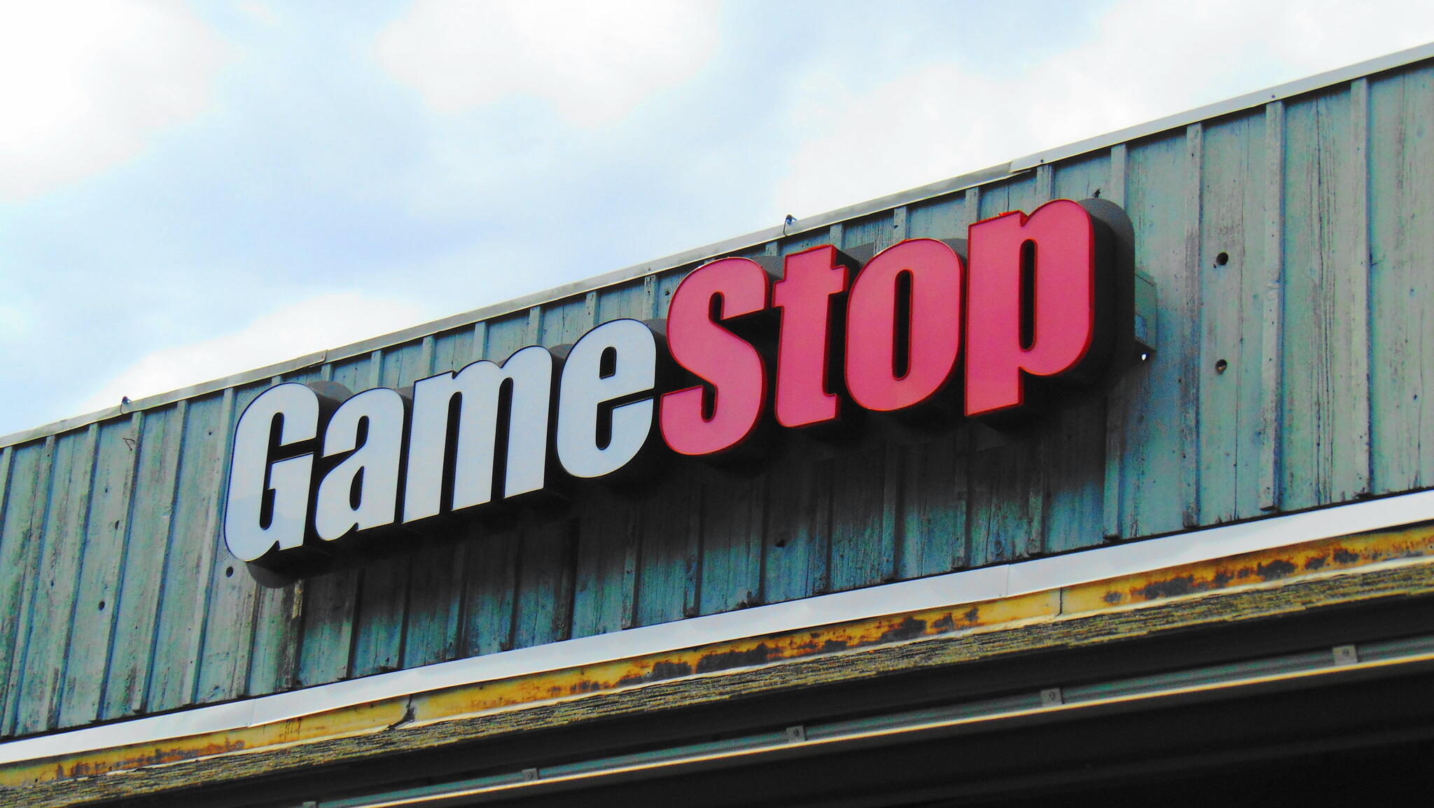GameStop posts turnaround on collectables pivot